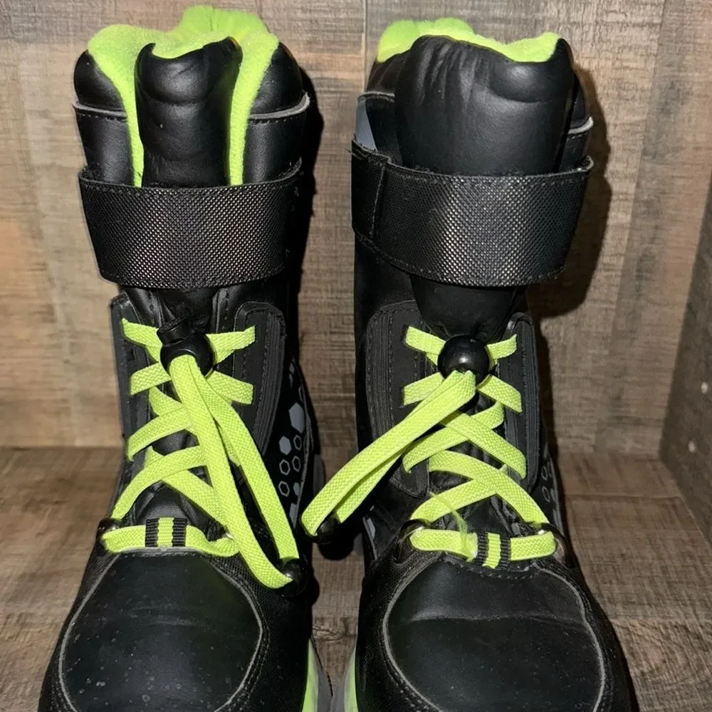 WONDER NATION snow boots-‎ lace up- size 3